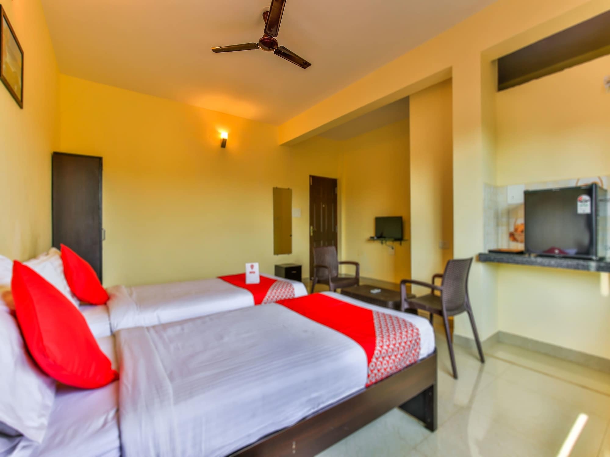 Oyo 14276 Hotel Spring Height Acaro المظهر الخارجي الصورة